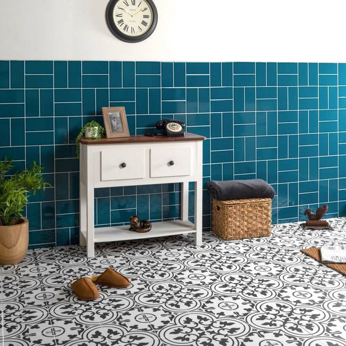 Bourton Monochrome Black — detail view, buy floor tile UK